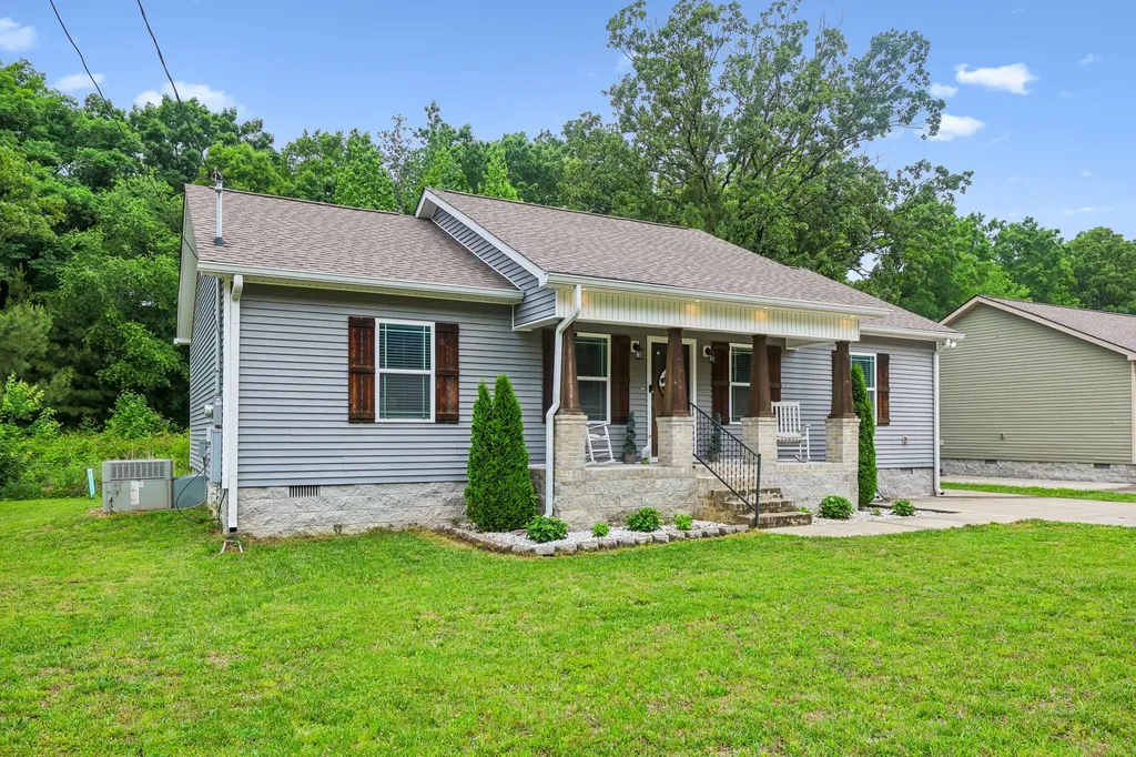 1546 S Spring Street Manchester TN 37355