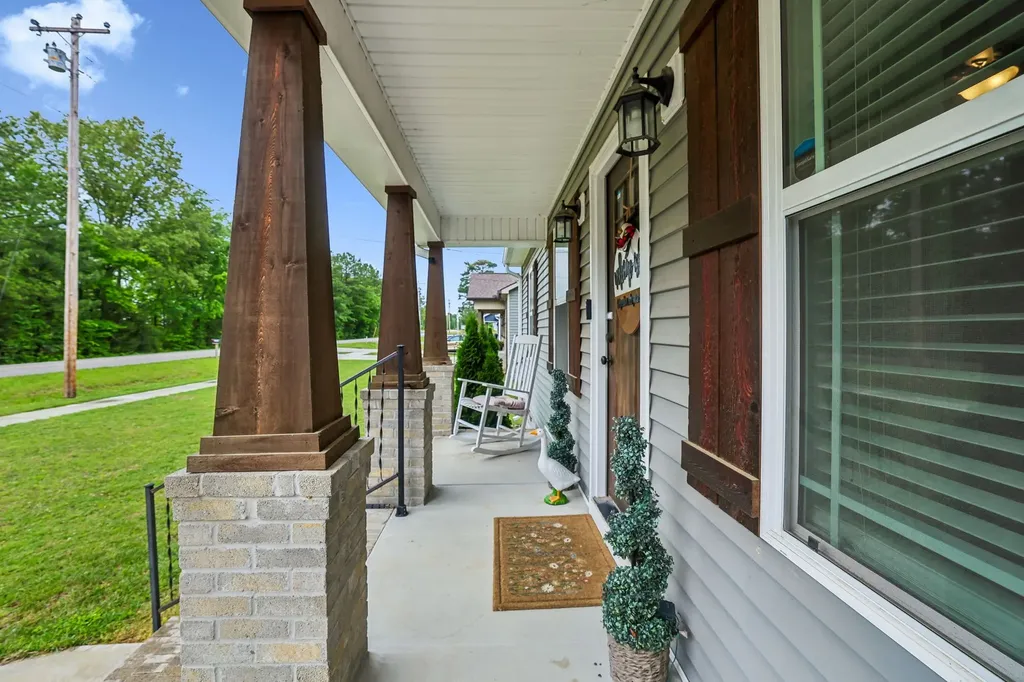 1546 S Spring Street Manchester TN 37355