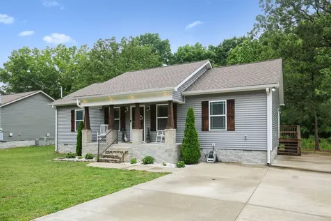1546 S Spring Street Manchester TN 37355