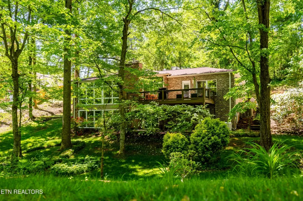 2513 SW Lakemoor Drive Knoxville TN 37920