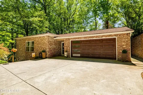 2513 SW Lakemoor Drive Knoxville TN 37920
