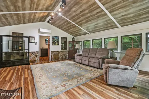 89 Crockett Circle Crossville TN 38572