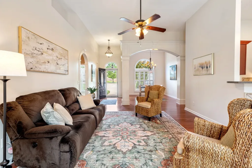 1077 Nealcrest Circle Spring Hill TN 37174