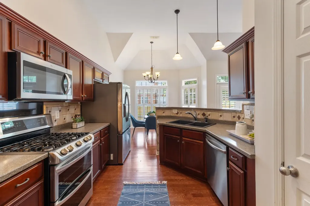1077 Nealcrest Circle Spring Hill TN 37174
