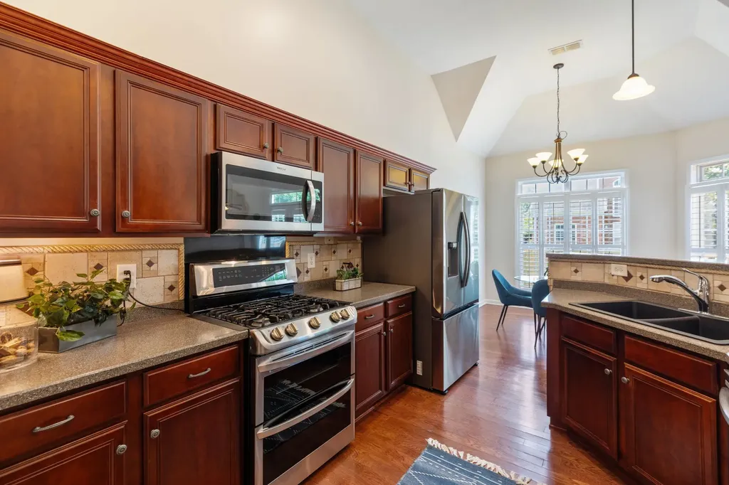 1077 Nealcrest Circle Spring Hill TN 37174
