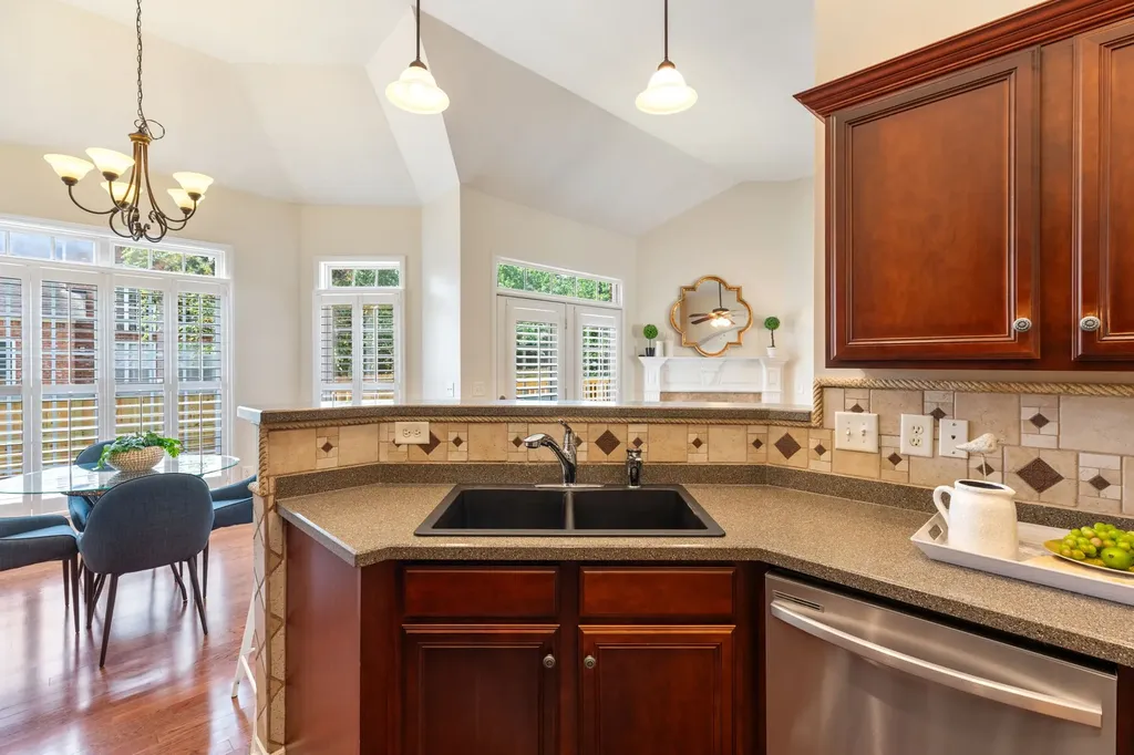 1077 Nealcrest Circle Spring Hill TN 37174