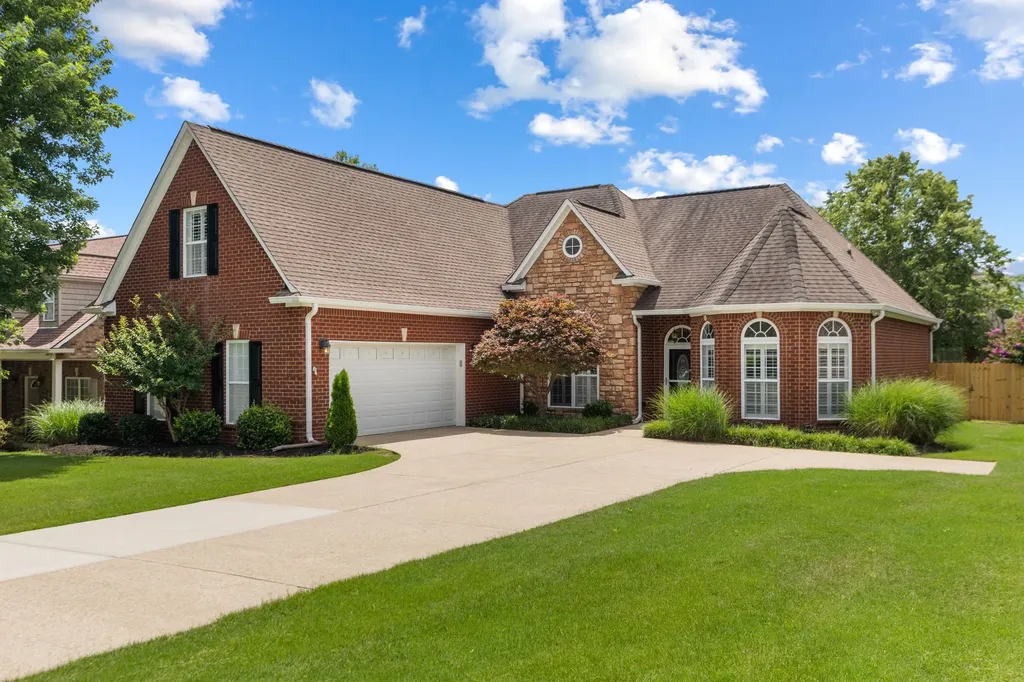 1077 Nealcrest Circle Spring Hill TN 37174