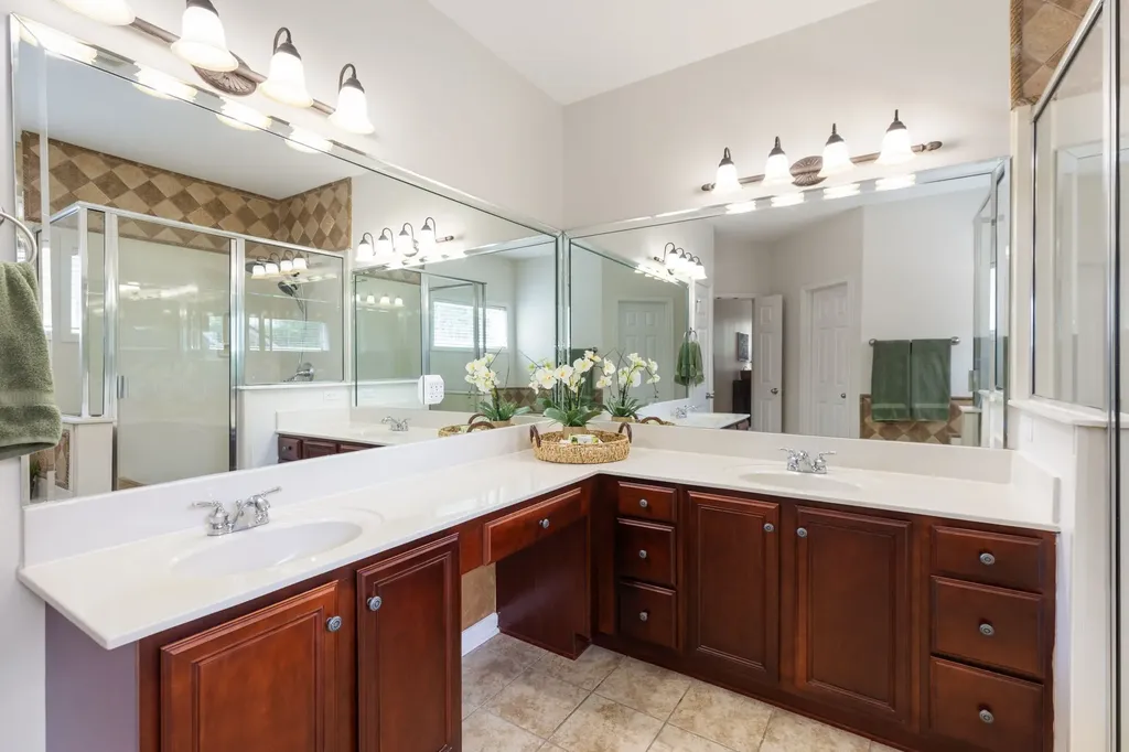1077 Nealcrest Circle Spring Hill TN 37174