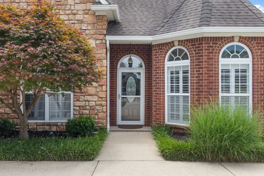 1077 Nealcrest Circle Spring Hill TN 37174