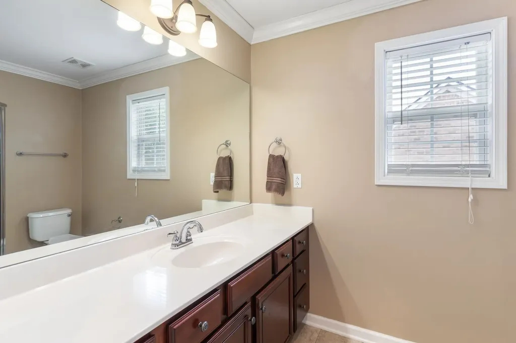 1077 Nealcrest Circle Spring Hill TN 37174
