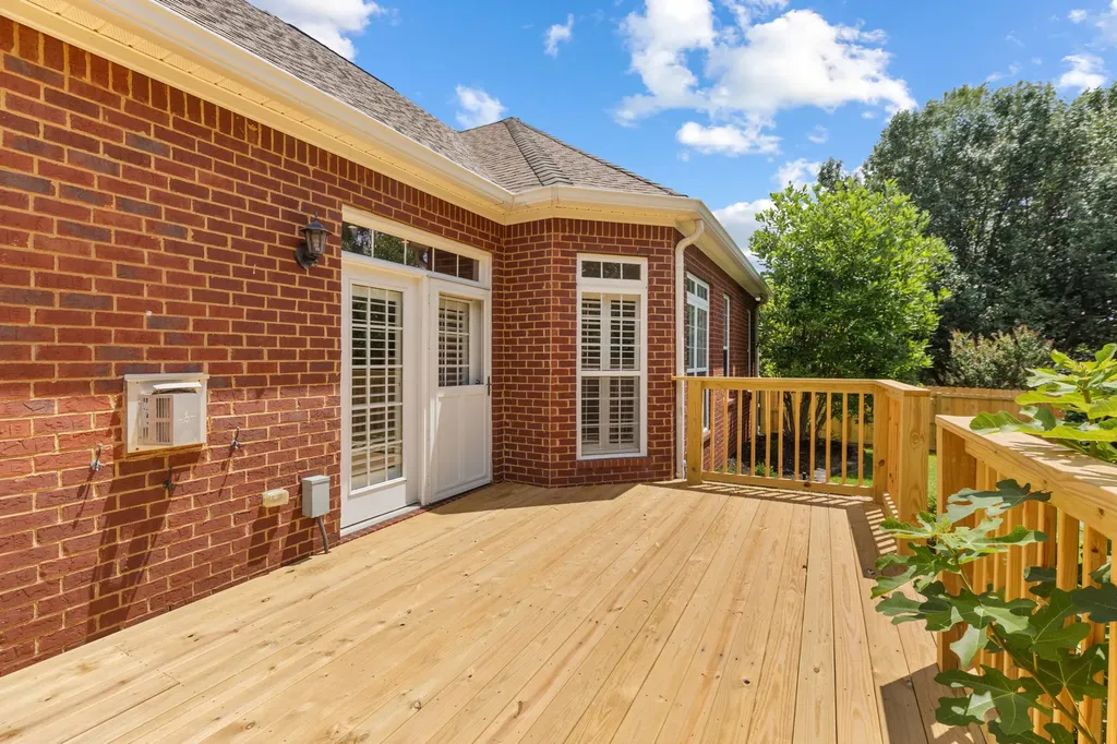 1077 Nealcrest Circle Spring Hill TN 37174