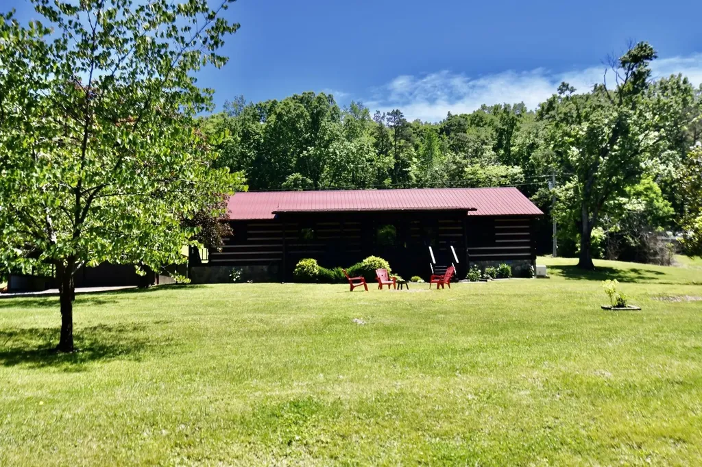 1342 Aetna Church Road Centerville TN 37033