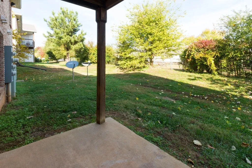 3301 Royster Lane Clarksville TN 37042