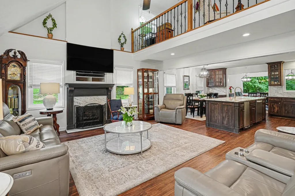 5833 Highway 76, E Springfield TN 37172