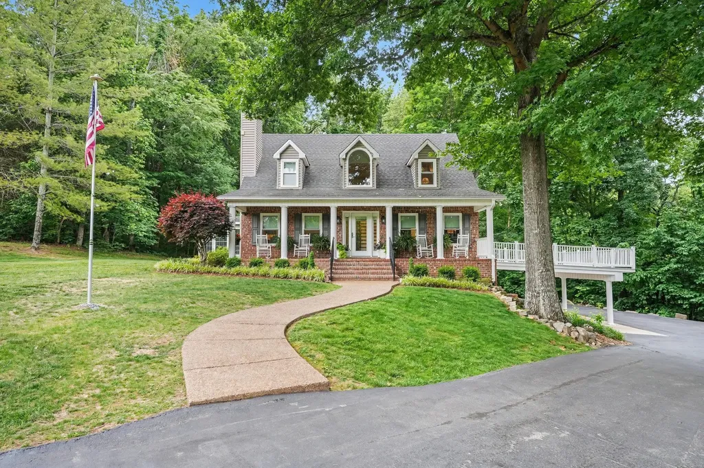 5833 Highway 76, E Springfield TN 37172