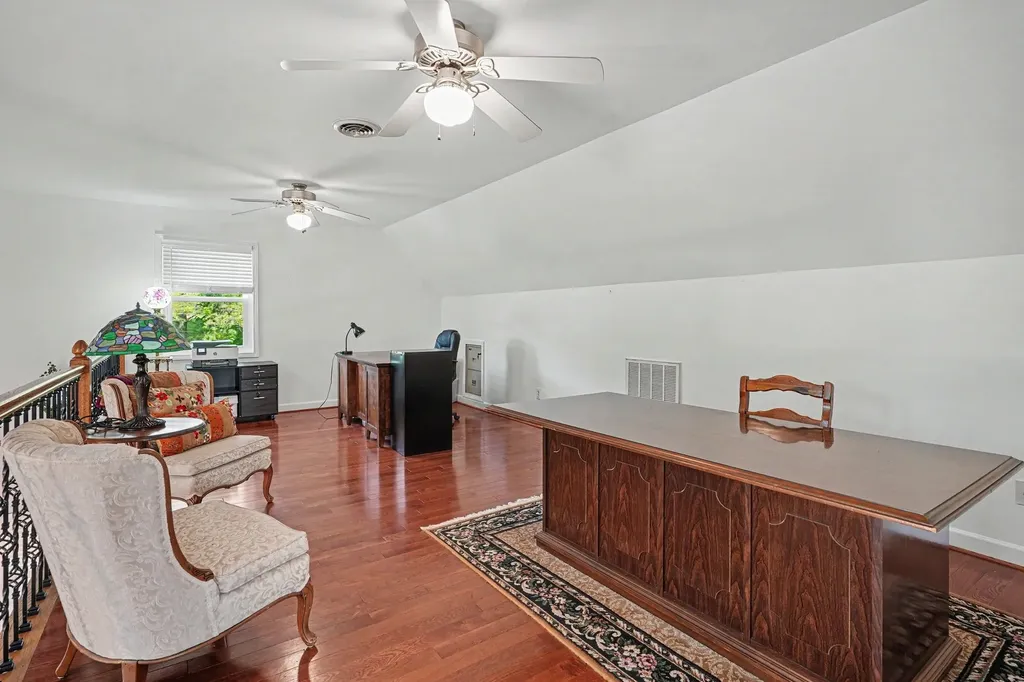 5833 Highway 76, E Springfield TN 37172