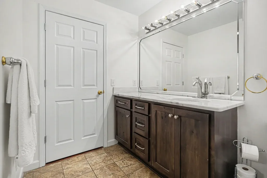 5833 Highway 76, E Springfield TN 37172