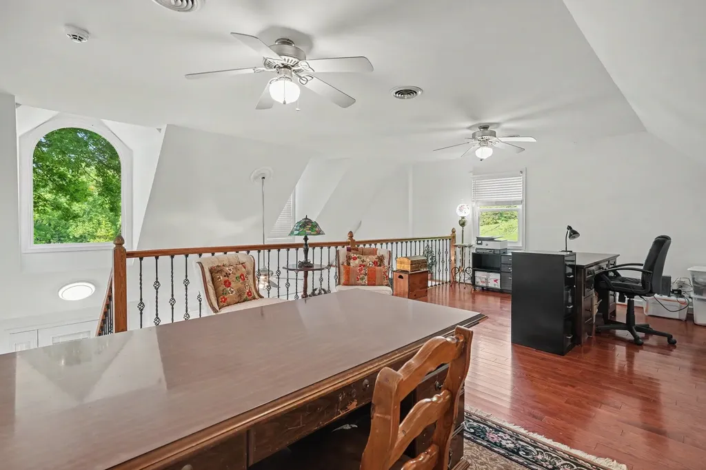 5833 Highway 76, E Springfield TN 37172
