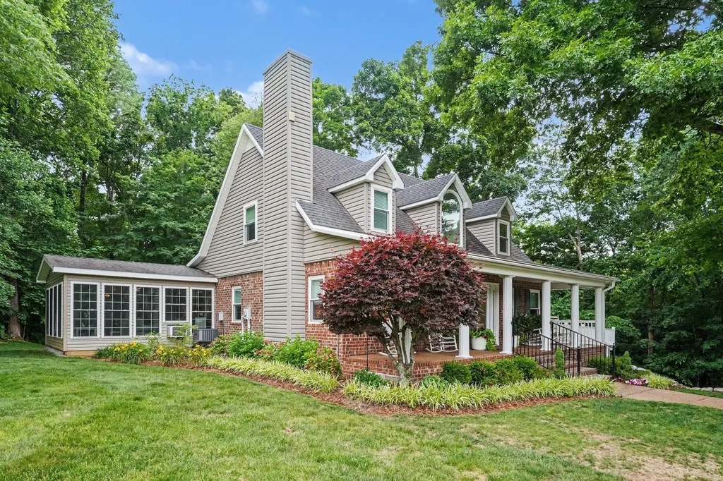 5833 Highway 76, E Springfield TN 37172