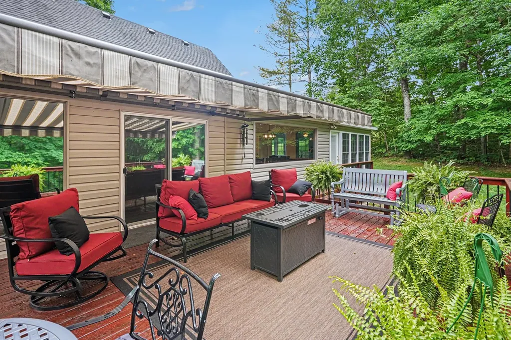 5833 Highway 76, E Springfield TN 37172
