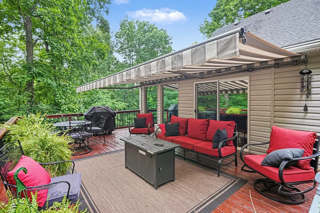 5833 Highway 76, E Springfield TN 37172