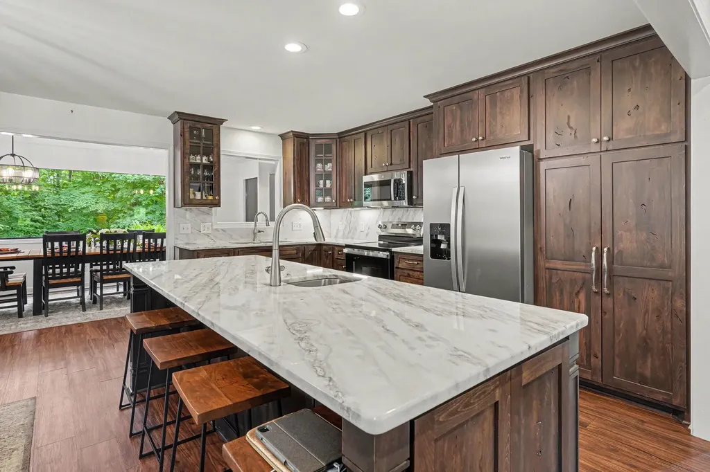 5833 Highway 76, E Springfield TN 37172