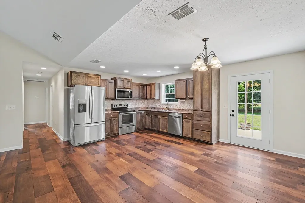 100 Collinwood Drive Tullahoma TN 37388