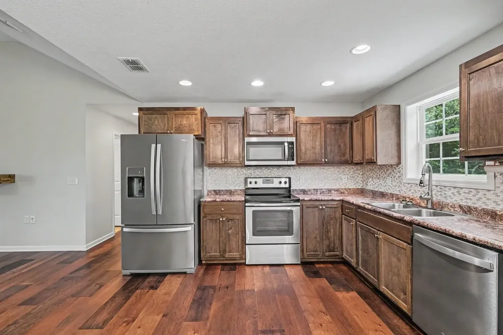 100 Collinwood Drive Tullahoma TN 37388