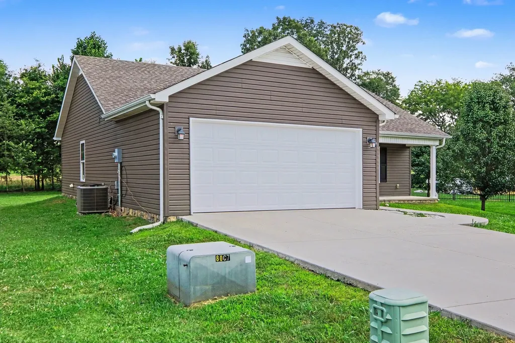 100 Collinwood Drive Tullahoma TN 37388