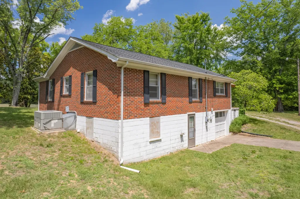 2204 Sowell Mill Pike Columbia TN 38401