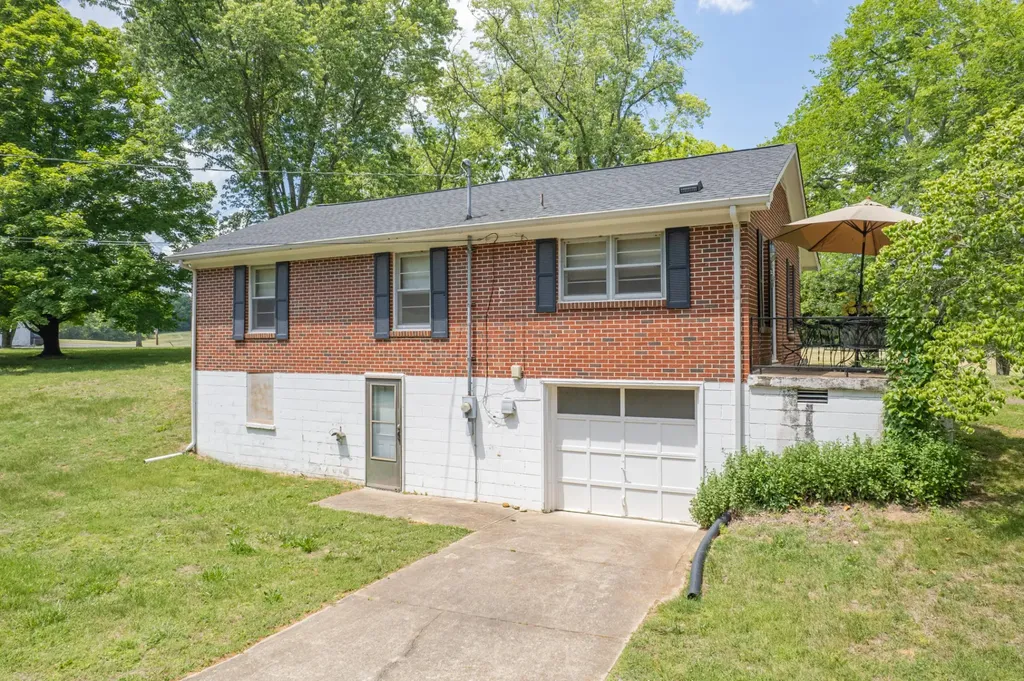 2204 Sowell Mill Pike Columbia TN 38401