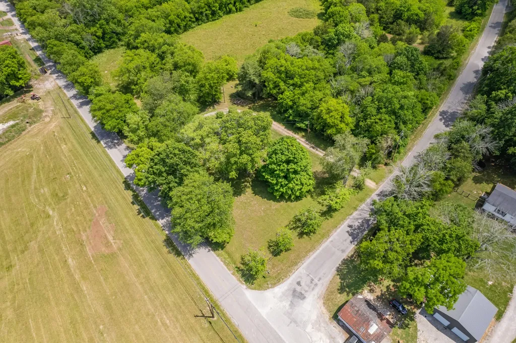 2204 Sowell Mill Pike Columbia TN 38401