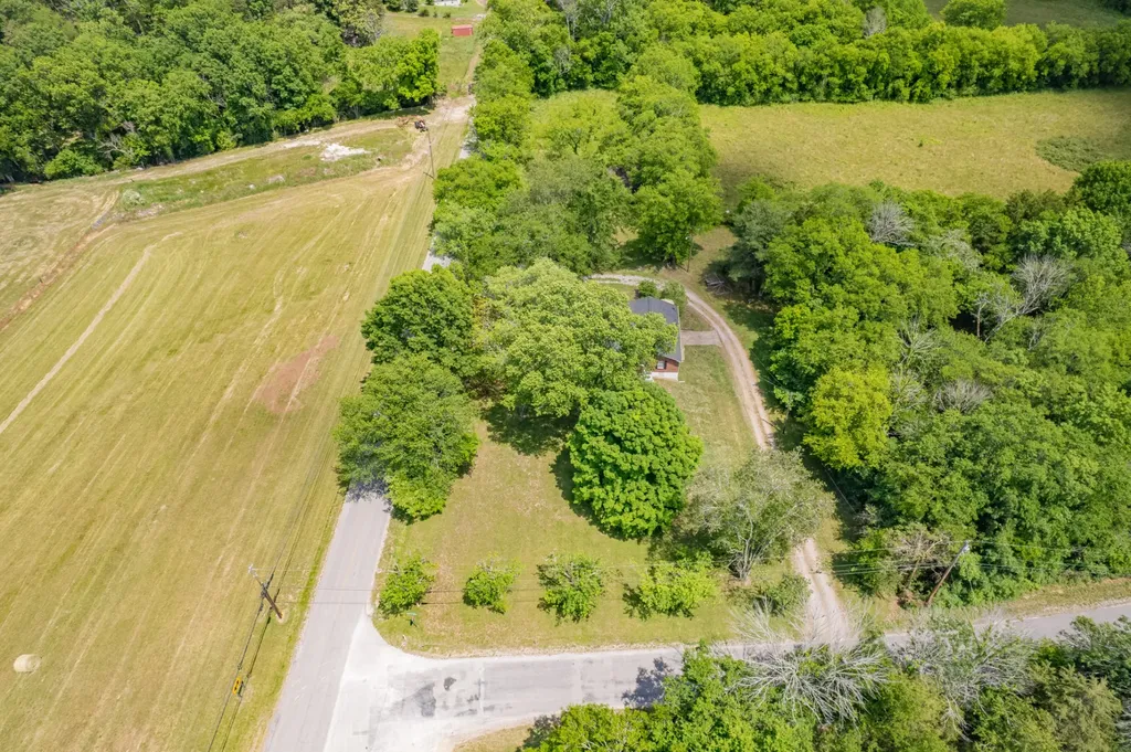 2204 Sowell Mill Pike Columbia TN 38401