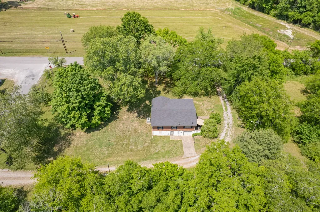 2204 Sowell Mill Pike Columbia TN 38401