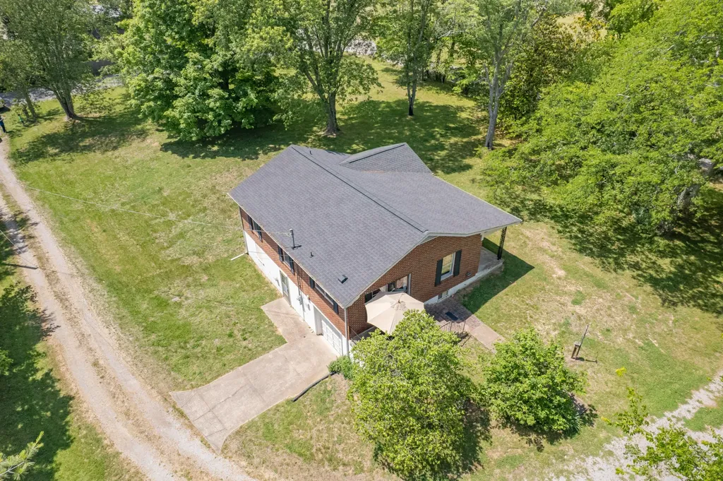 2204 Sowell Mill Pike Columbia TN 38401