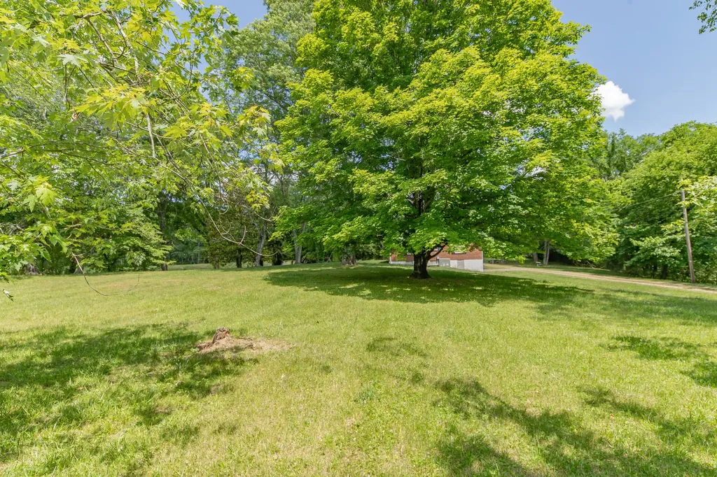 2204 Sowell Mill Pike Columbia TN 38401