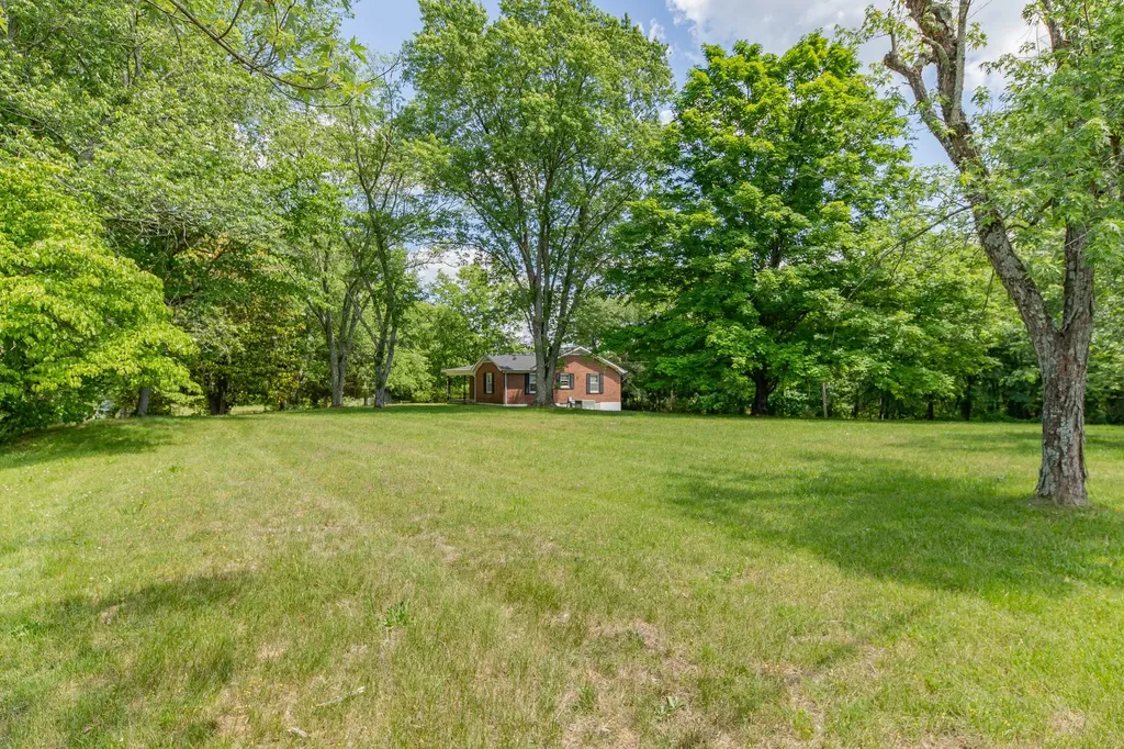 2204 Sowell Mill Pike Columbia TN 38401