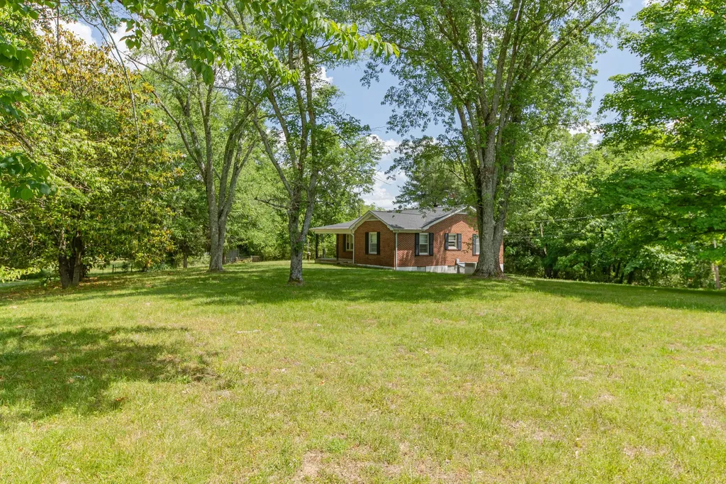 2204 Sowell Mill Pike Columbia TN 38401
