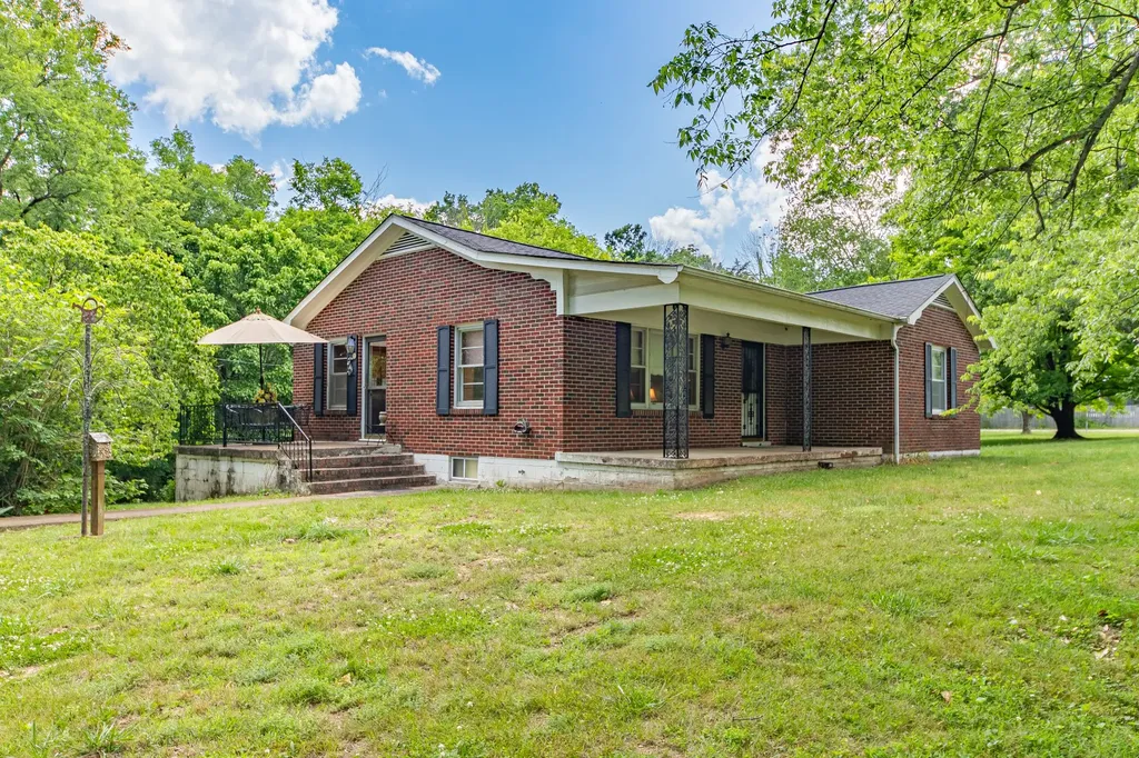 2204 Sowell Mill Pike Columbia TN 38401