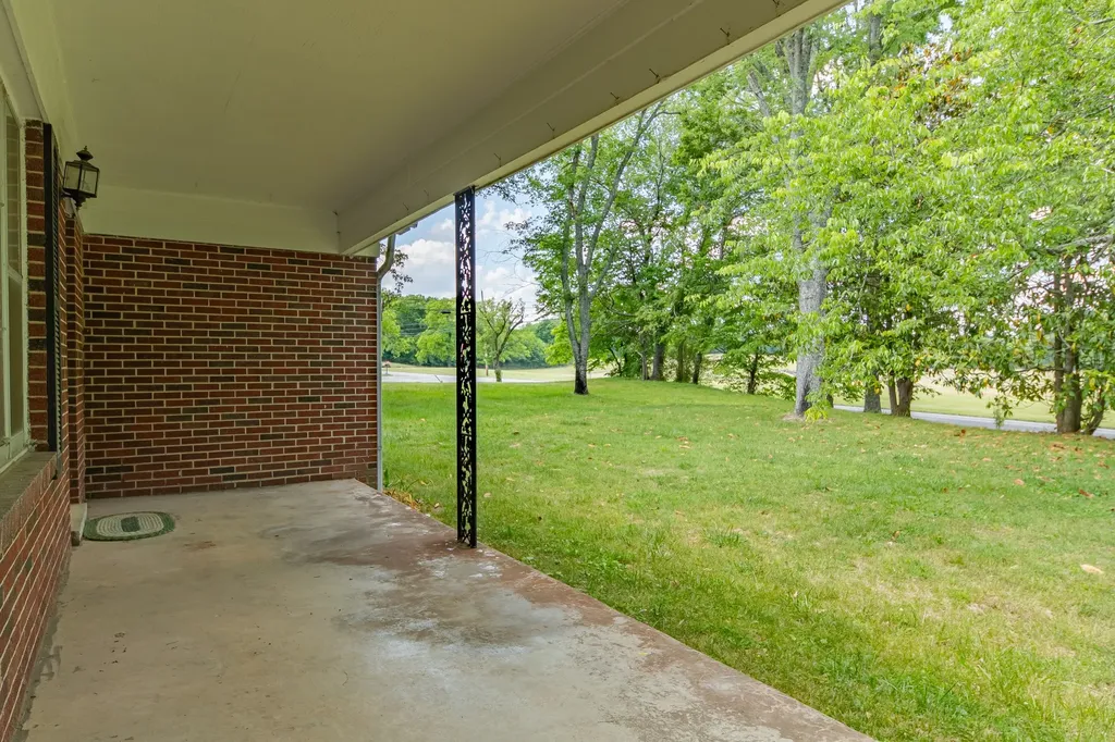 2204 Sowell Mill Pike Columbia TN 38401