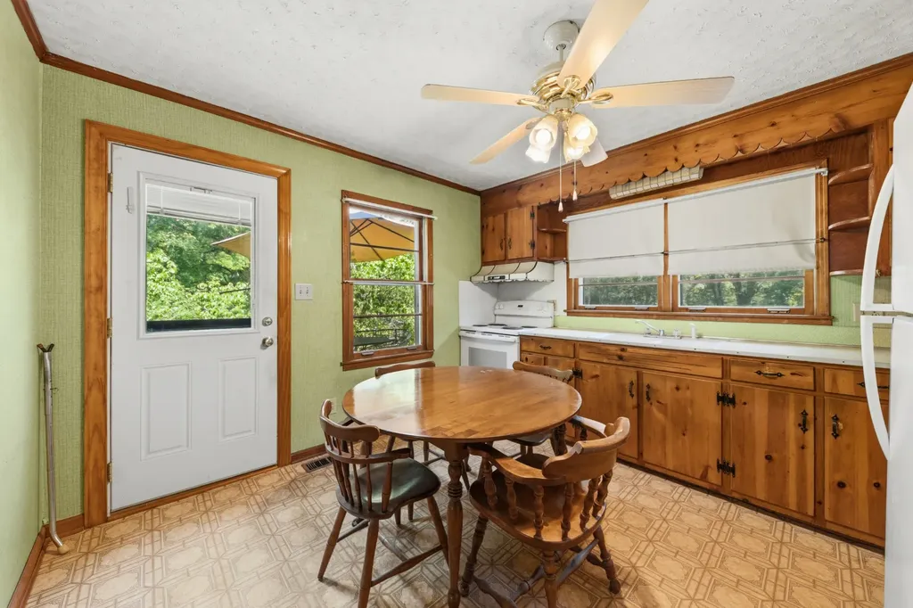 2204 Sowell Mill Pike Columbia TN 38401