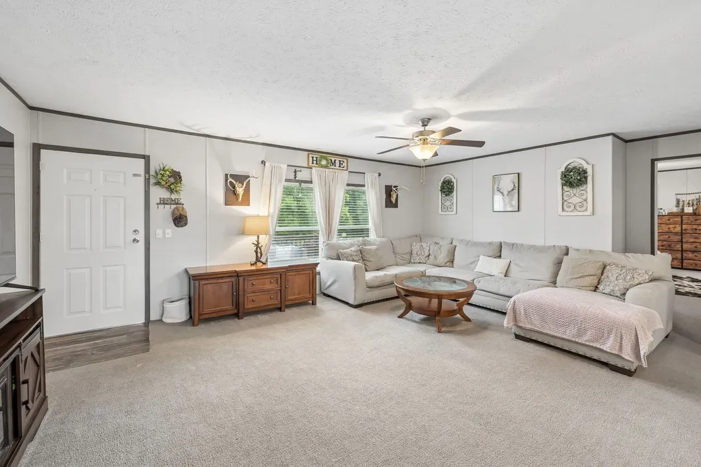 595 Days Road Lafayette TN 37083