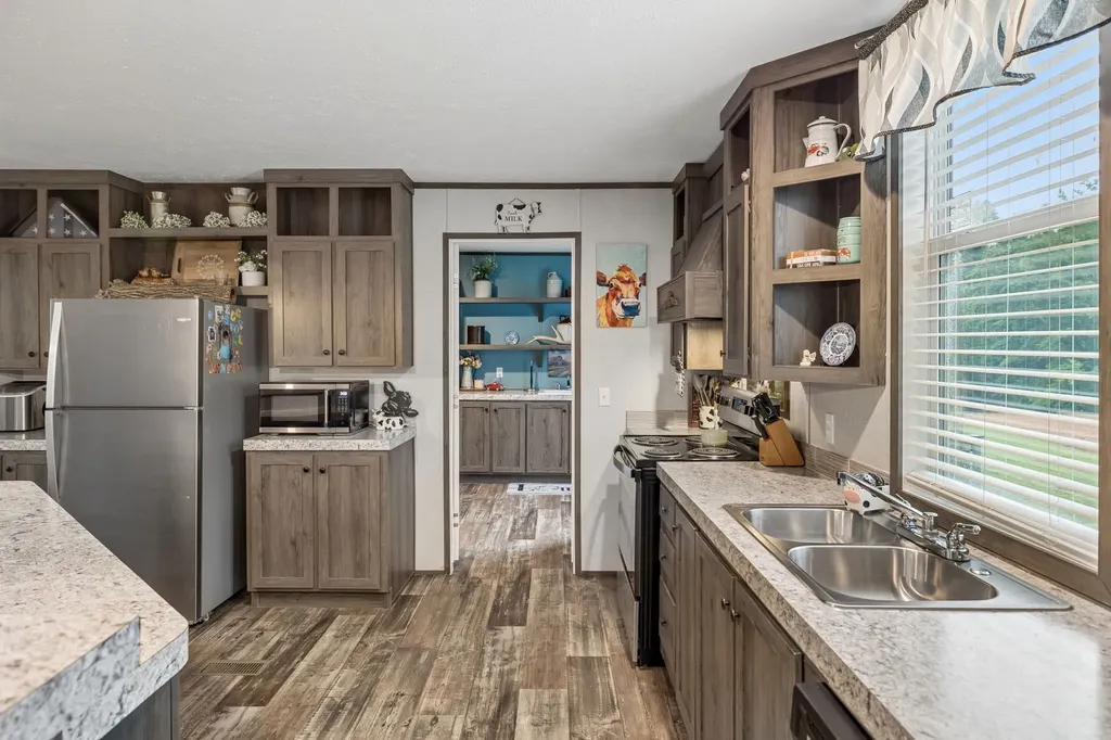 595 Days Road Lafayette TN 37083