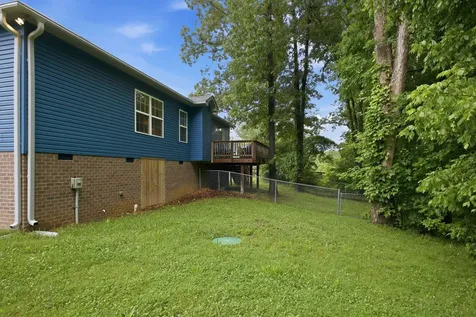 109 Mangrum Road Bon Aqua TN 37025