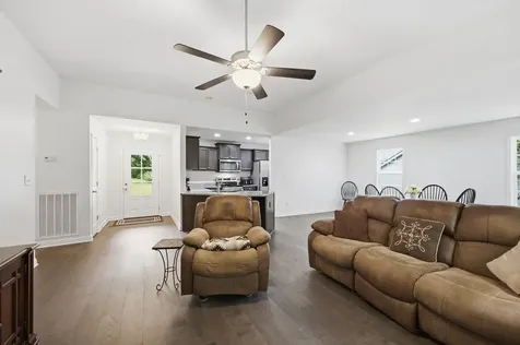 109 Mangrum Road Bon Aqua TN 37025