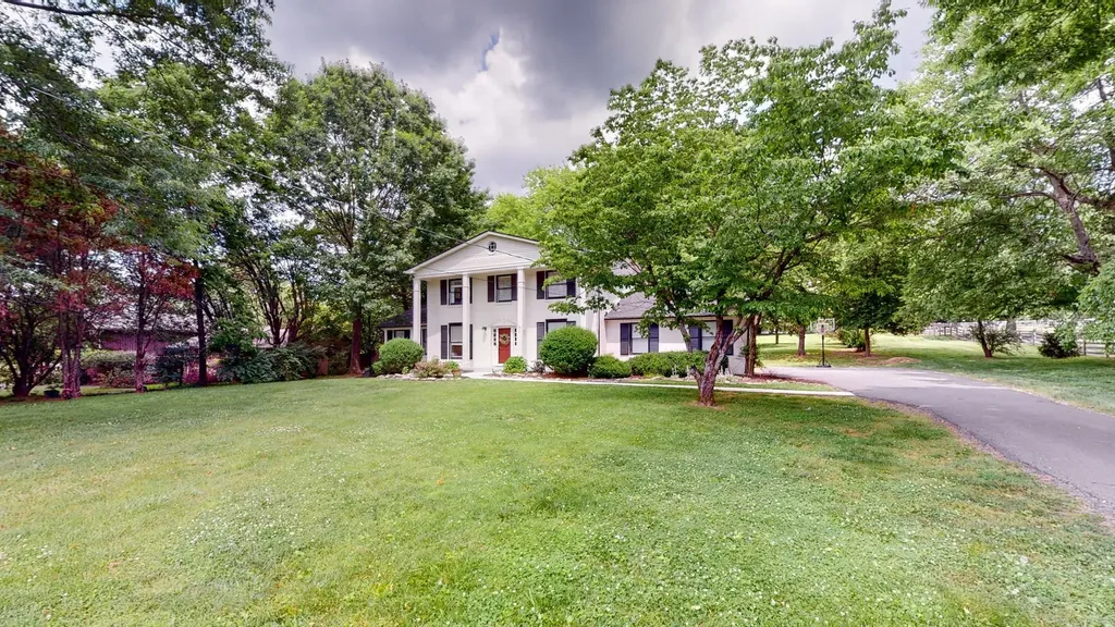 706 Wilson Pike Brentwood TN 37027