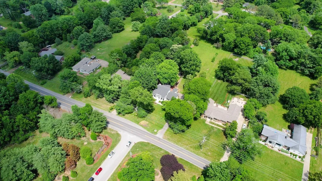 706 Wilson Pike Brentwood TN 37027