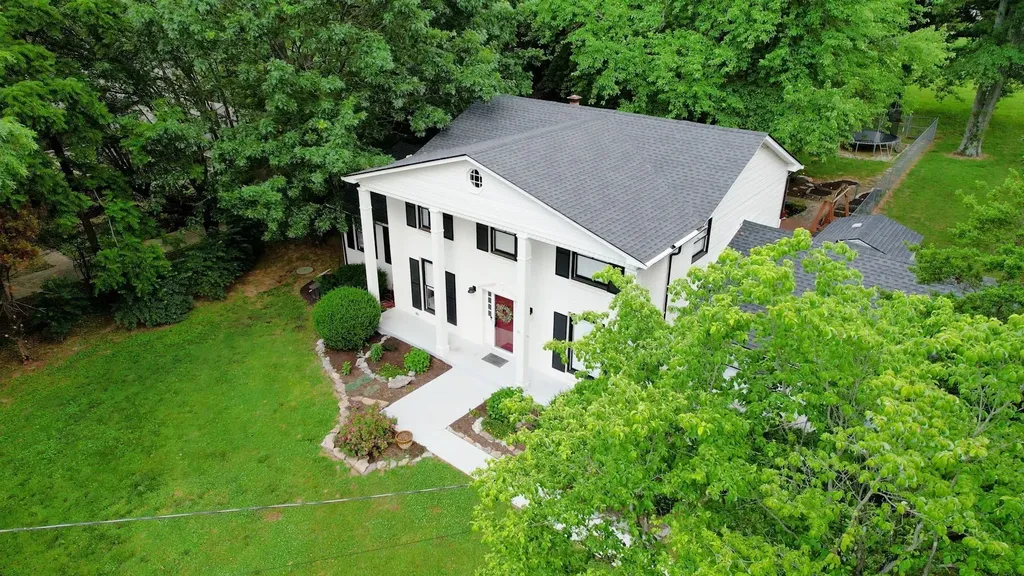 706 Wilson Pike Brentwood TN 37027