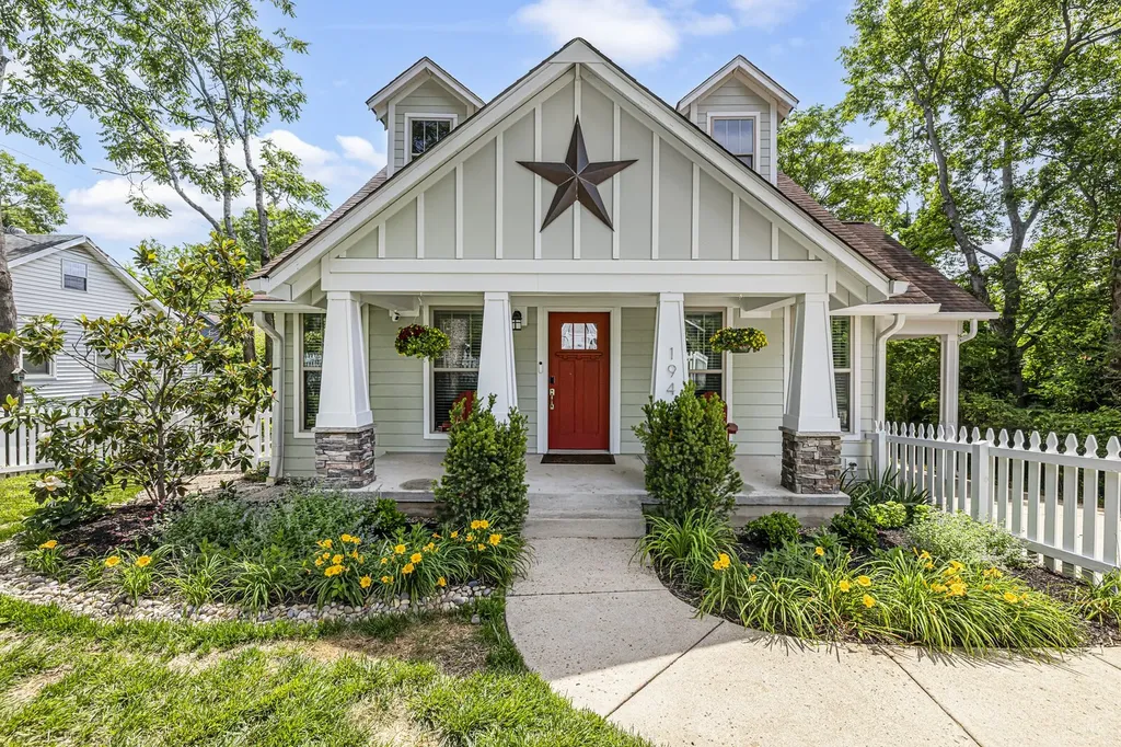 194 37th Ave, N Nashville TN 37209