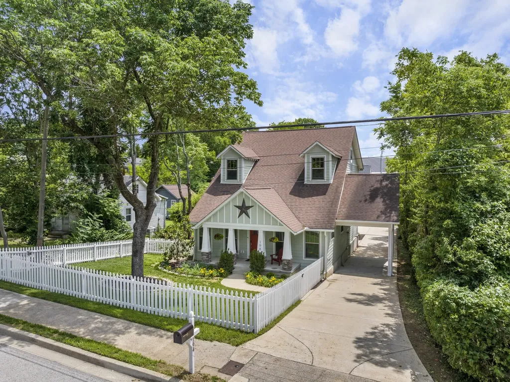 194 37th Ave, N Nashville TN 37209